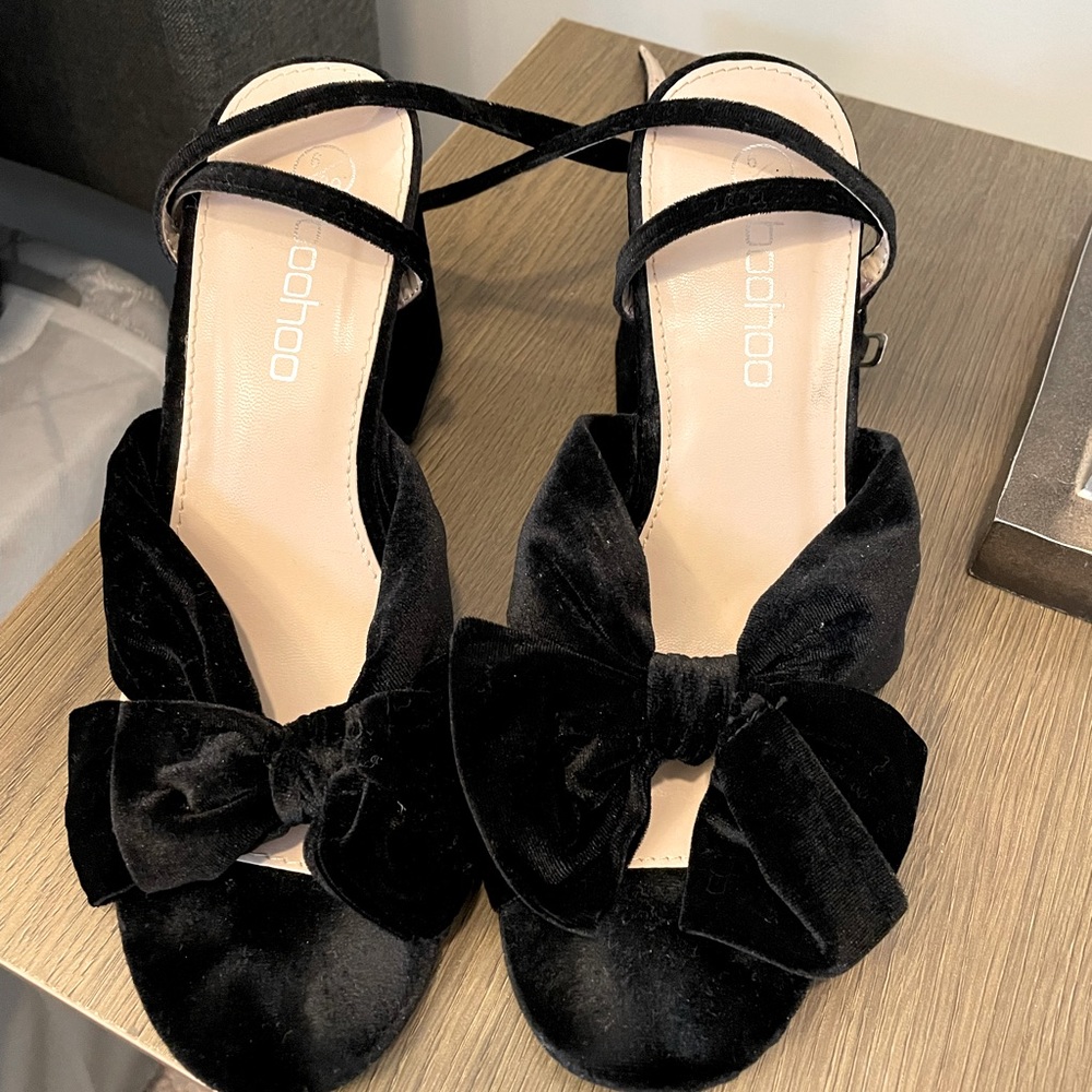 Velvet bow strap heels